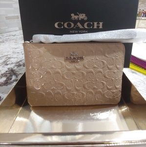 🎁 COACH WRISTLET